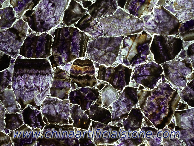 Настенные плитки из аметистово-фиолетовых драгоценных камней
