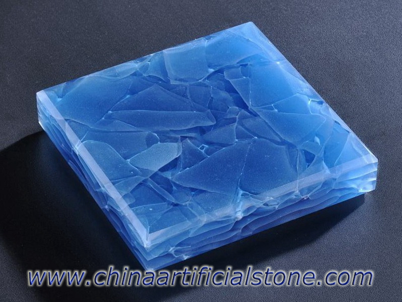 Поверхность Ocean Blue Slabs изготовлена ​​из переработанного стекла Magna Glass
