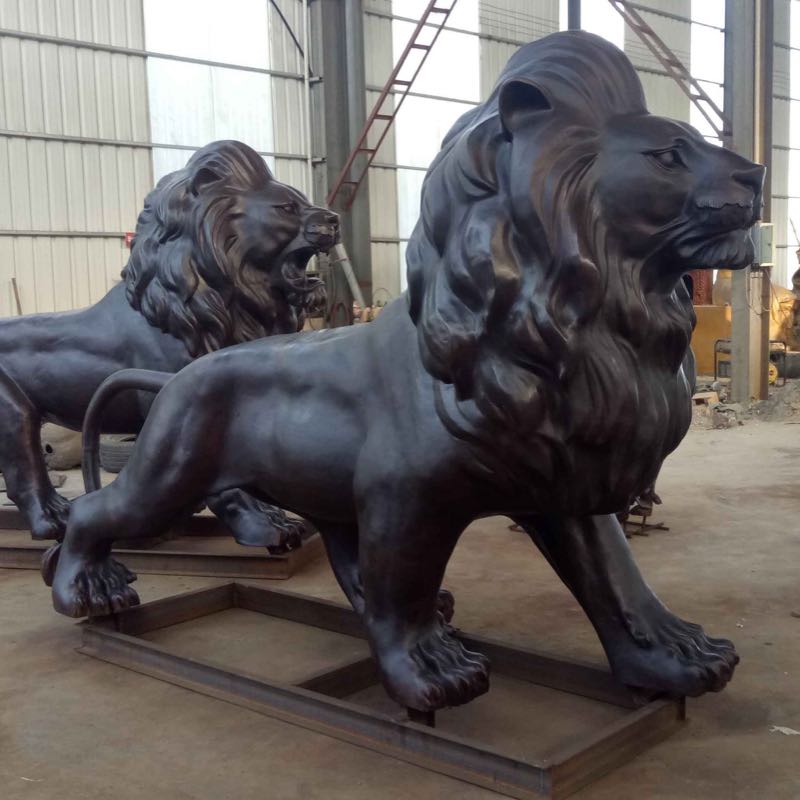 Бронзовые скульптуры льва
