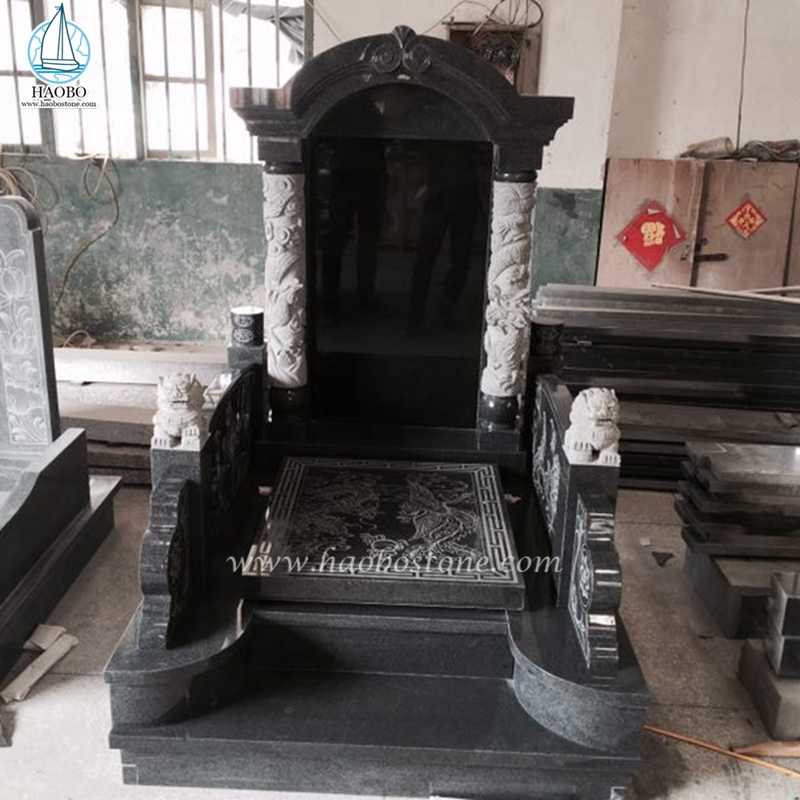 Столб из гранита в китайском стиле с резным надгробным камнем в виде льва
