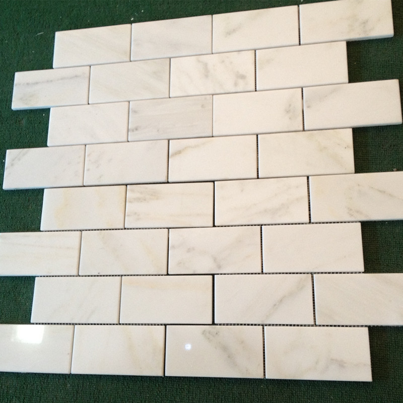 Белые горизонтальные прямоугольные мраморные мозаичные плитки
