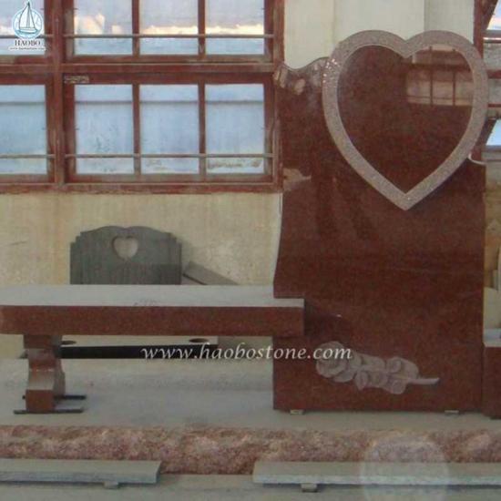 Скамейка-монумент с резным сердцем из красного гранита европейского дизайна
