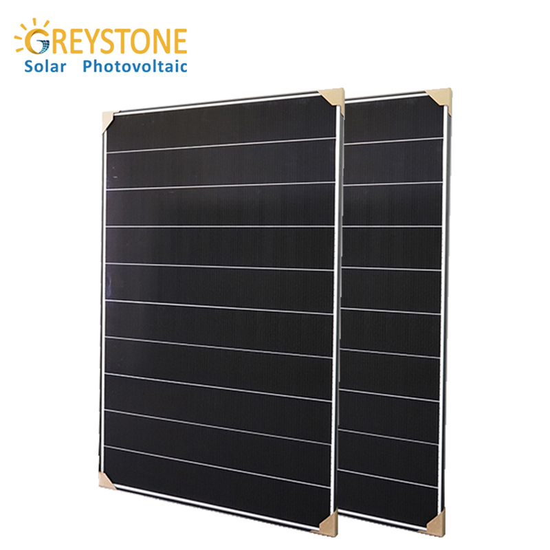 Полностью черная монокристаллическая панель солнечных батарей PERC мощностью 405 Вт.
